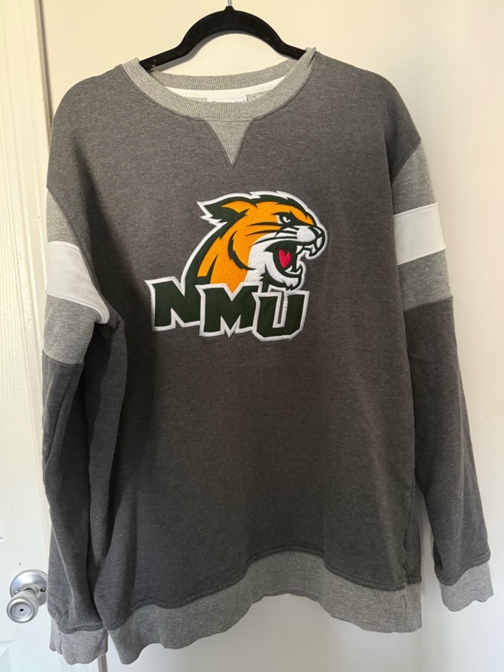 Rare Northern Michigan Wildcats — Champion Crewneck Sweatshirt — Size Men’s XL